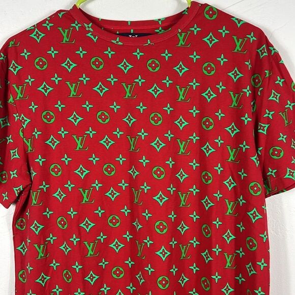 🔥🔥 “BOOTLEG” Louis Vuitton Monogram AOP Red/Green Tee Size M - PERFECT! - Picture 1 of 6